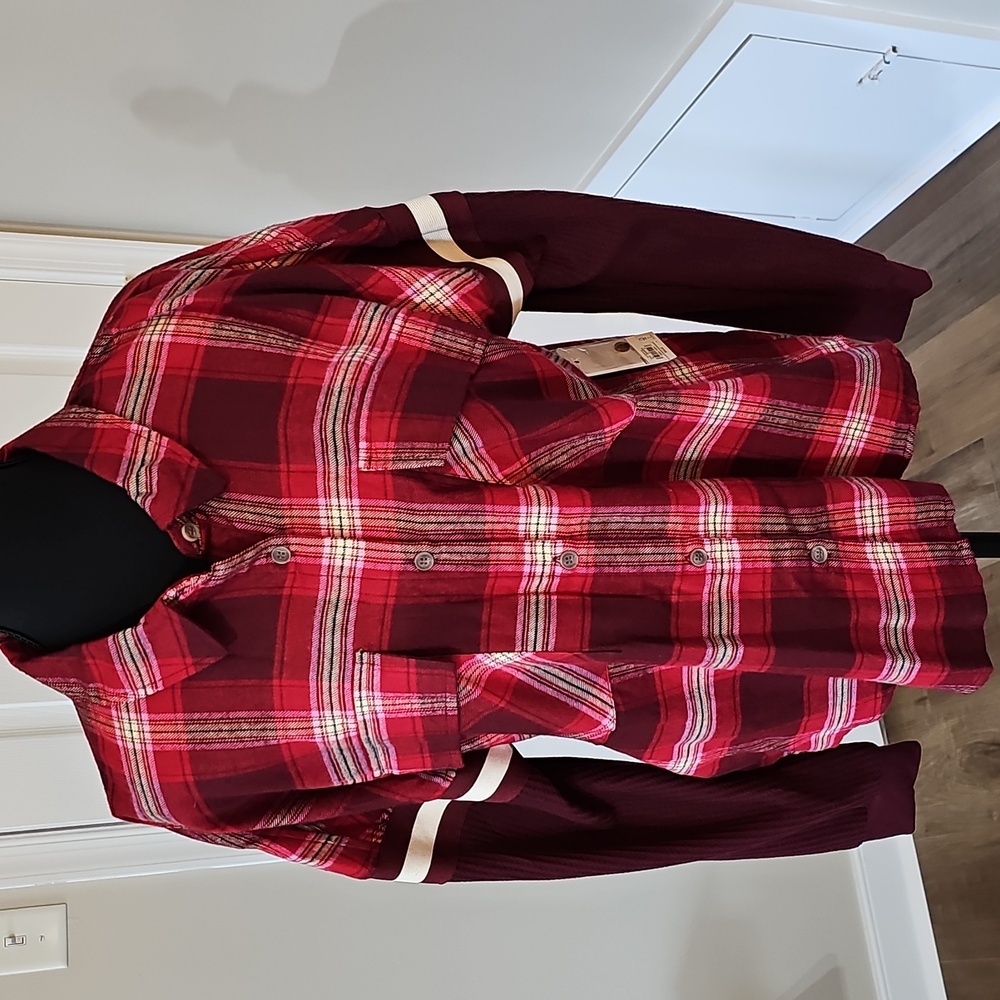 Top - Picture 2 of 16